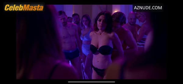 Photo Gallery: Sarah Shahi in Sex/life photo 18