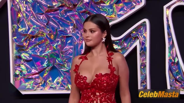 Selena Gomez Scene Photos Gallery from Mtv Video Music Awards photo 6