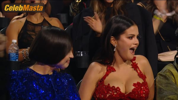 Selena Gomez Scene Photos Gallery from Mtv Video Music Awards photo 7