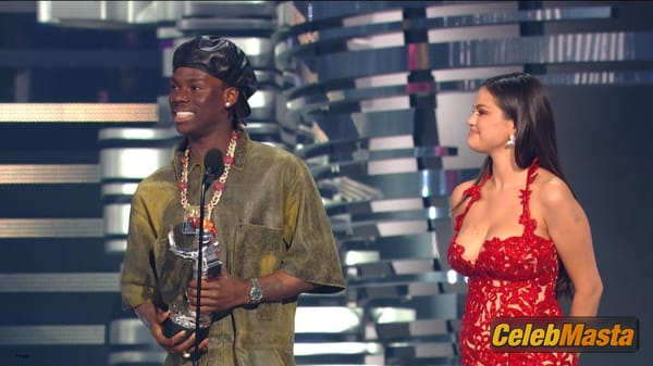 Selena Gomez Scene Photos Gallery from Mtv Video Music Awards photo 9