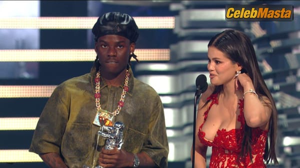 Selena Gomez Scene Photos Gallery from Mtv Video Music Awards photo 10