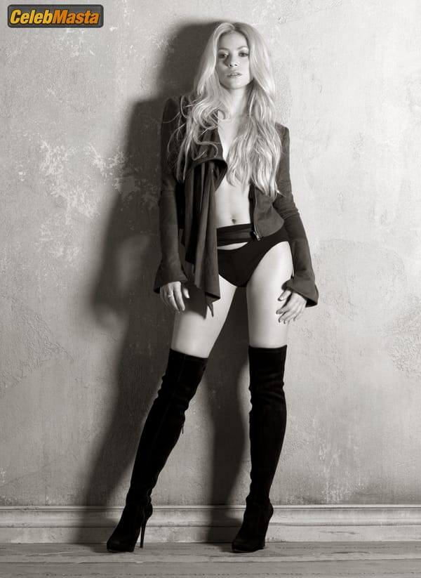 Photo Gallery: Shakira in She Wolf photo 5