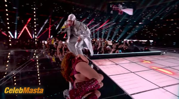 Shakira Scene Photos Gallery from Super Bowl photo 21