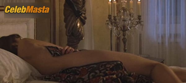 Sophie Marceau Photo Set from The World Is Not Enough photo 6