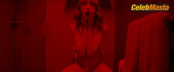 Photo Gallery: Willa Fitzgerald in Strange Darling photo 10