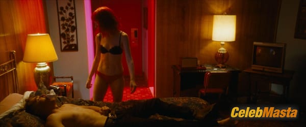 Photo Gallery: Willa Fitzgerald in Strange Darling photo 15