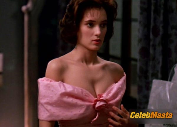 Winona Ryder Scene Photos Gallery from Welcome Home, Roxy Carmichael photo 6