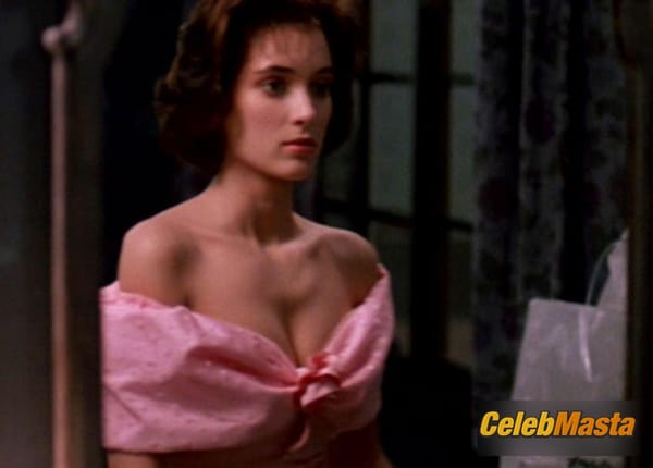 Winona Ryder Scene Photos Gallery from Welcome Home, Roxy Carmichael photo 7