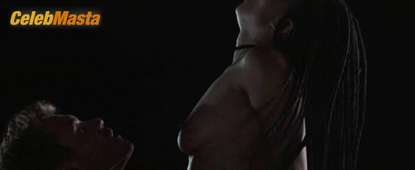 Photo Gallery: Zoe Kravitz in Vincent N Roxxy photo 6