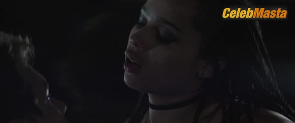 Photo Gallery: Zoe Kravitz in Vincent N Roxxy photo 8