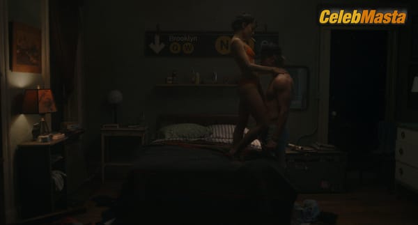 Zoe Kravitz Photos from Caught Stealing photo 17
