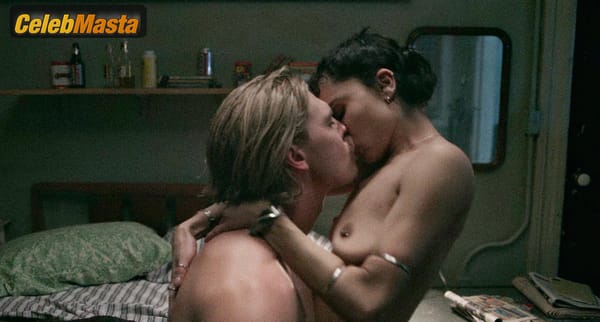 Zoe Kravitz Photos from Caught Stealing photo 26