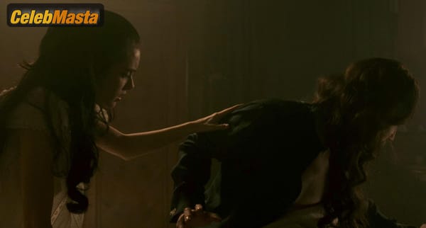 Photo Gallery: Winona Ryder in Dracula photo 3