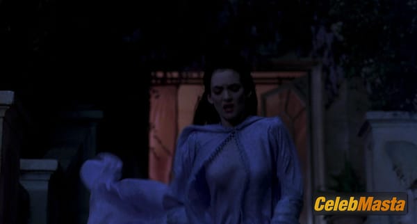 Photo Gallery: Winona Ryder in Dracula photo 5