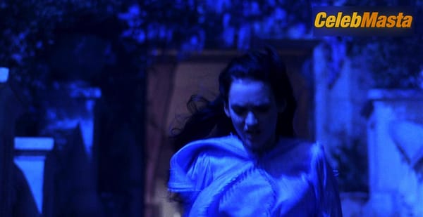 Photo Gallery: Winona Ryder in Dracula photo 10