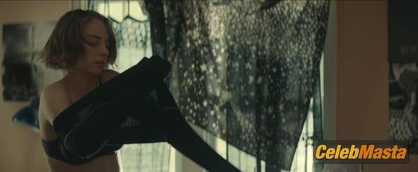 Photo Gallery: Maya Hawke in Human Capital photo 3