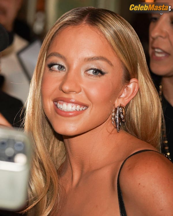 Sydney Sweeney Outfit at Variety’s Power of Young Hollywood Event photo 19