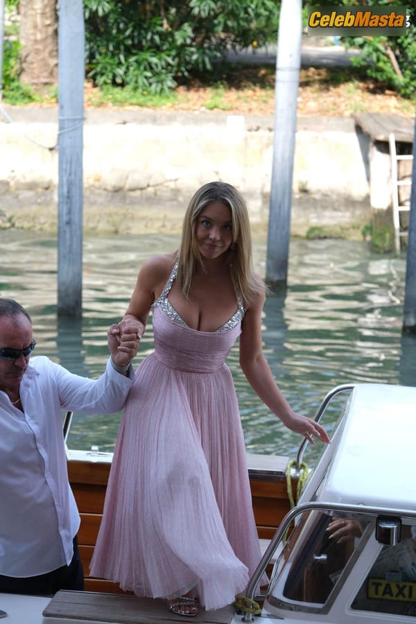 Sydney Sweeney at the Miumiu Photocall, Venice Film Festival photo 14