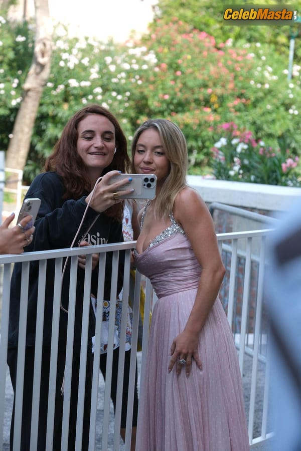 Sydney Sweeney at the Miumiu Photocall, Venice Film Festival photo 39
