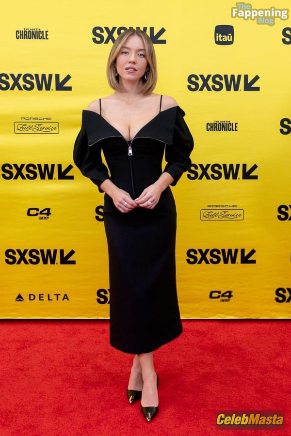 Sydney Sweeney Cleavage at the SXSW Event photo 20