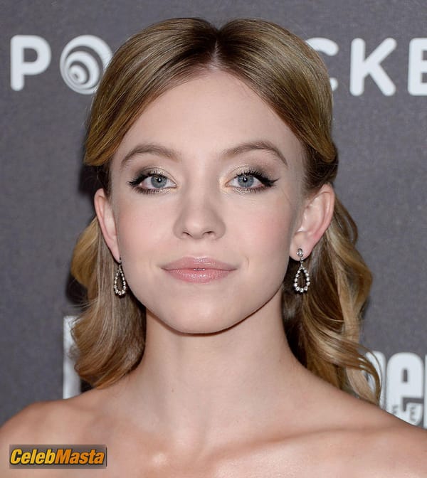 Sydney Sweeney Cleavage at the Entertainment Weekly Pre-SAG Party, Los Angeles photo 11