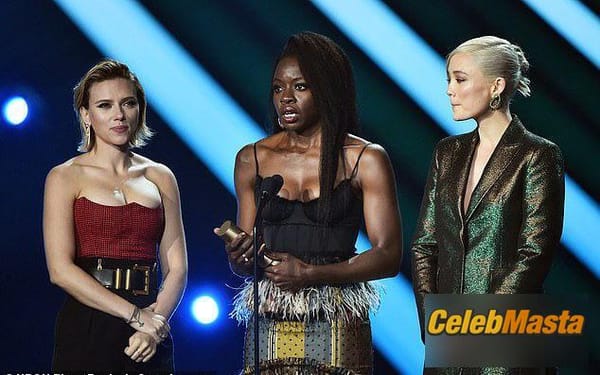 Scarlett Johansson at the Annual People’s Choice Awards Ceremony in Santa Monica photo 50