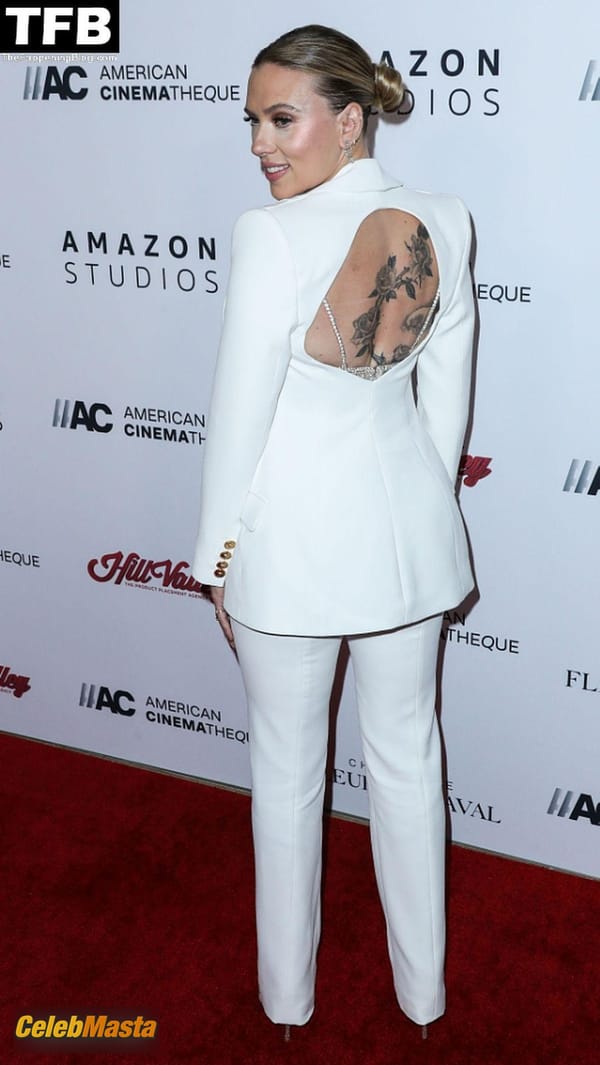 Scarlett Johansson Tits at the American Cinematheque Awards, Beverly Hills photo 5