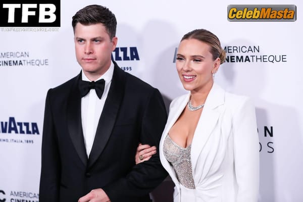 Scarlett Johansson Tits at the American Cinematheque Awards, Beverly Hills photo 14