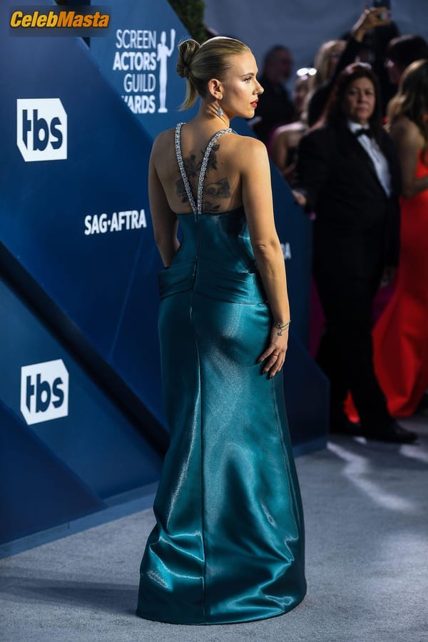 Scarlett Johansson at the 26th Screen Actors Guild Awards at the Los Angeles Shrine Auditorium and Expo Hall photo 41