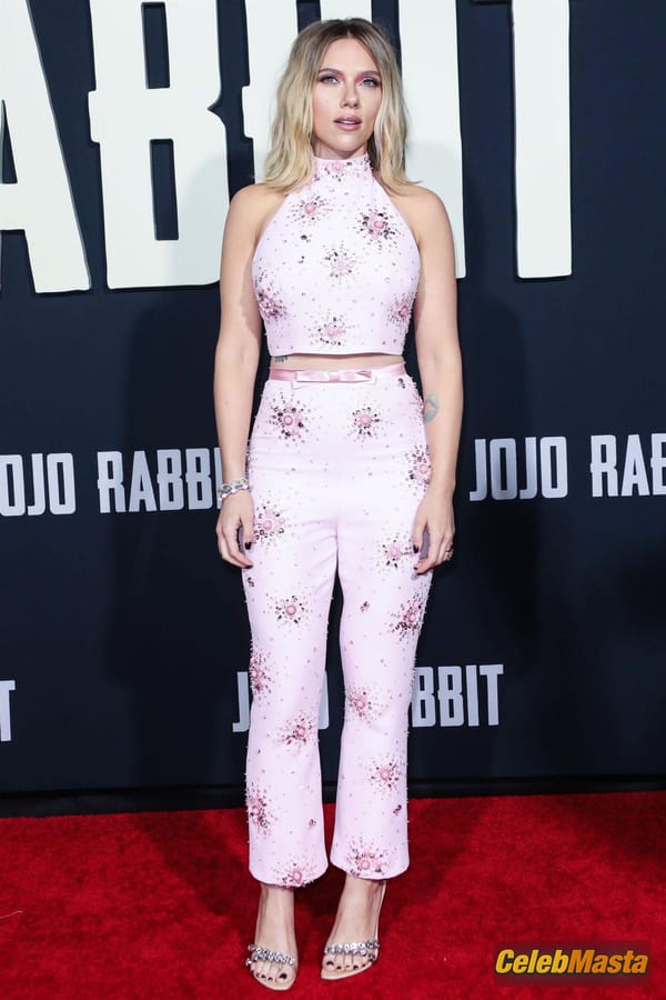 Scarlett Johansson arrives at the JOJO RABBIT Los Angeles Premiere held at the Hollywood American photo 60