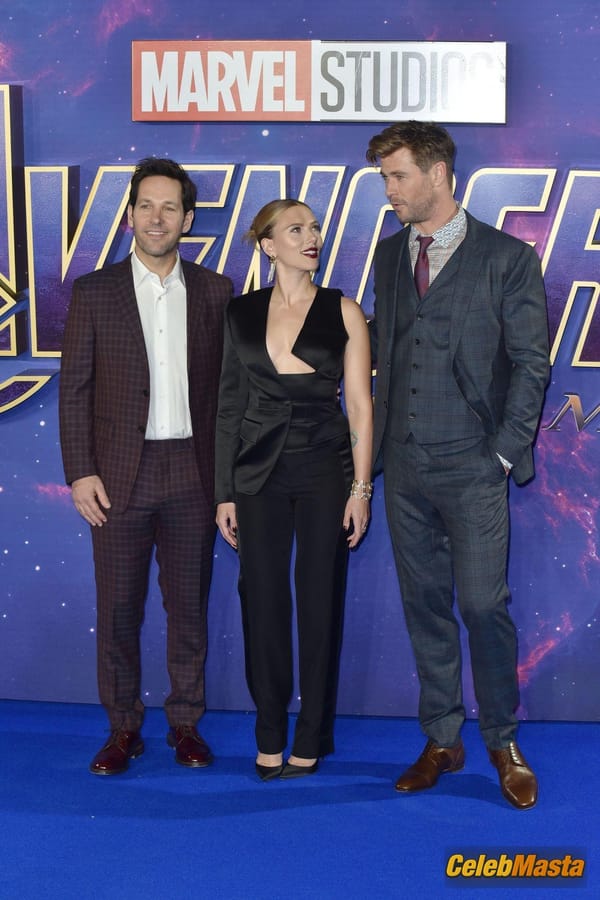 Scarlett Johansson attends a photocall at the ‘Avengers: Endgame’ UK Fan Event at the Picturehouse Central in London photo 28