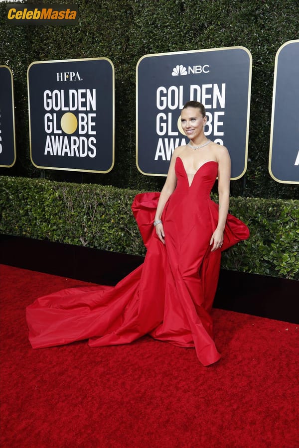 Scarlett Johansson arriving at the 77th Golden Globe Awards at the Beverly Hilton photo 6