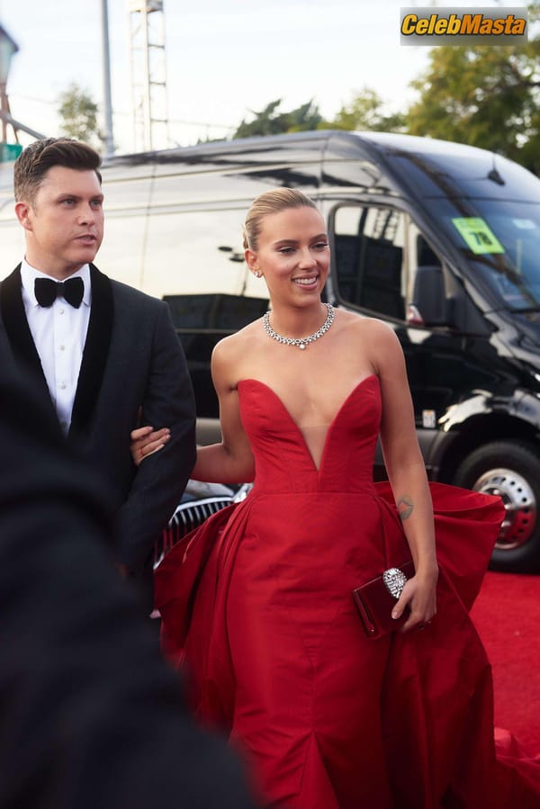 Scarlett Johansson arriving at the 77th Golden Globe Awards at the Beverly Hilton photo 33