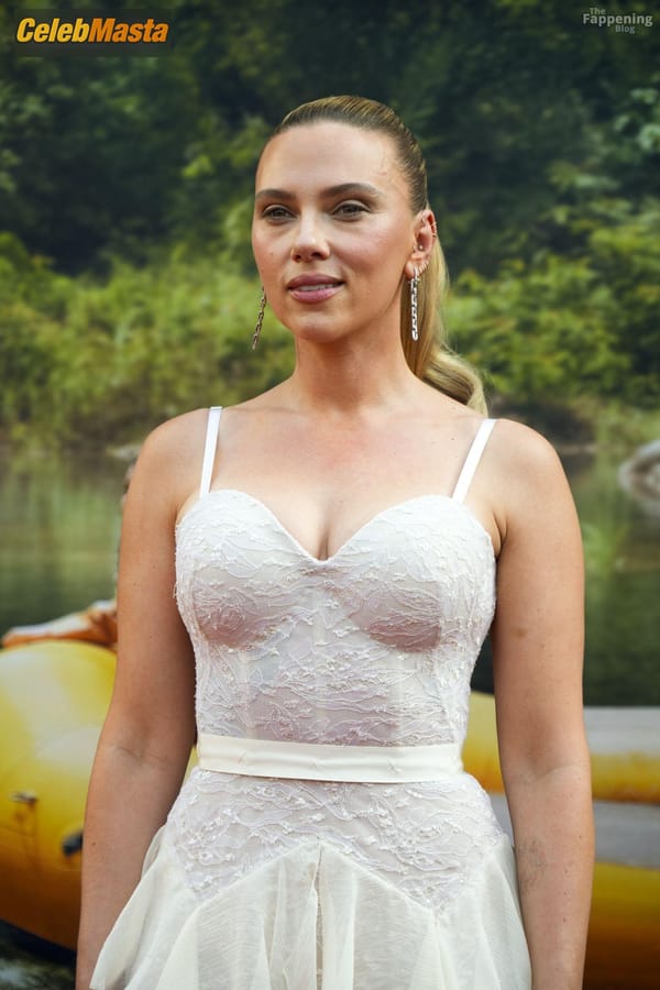 Scarlett Johansson at the Jurassic World Rebirth Premiere, NY photo 59