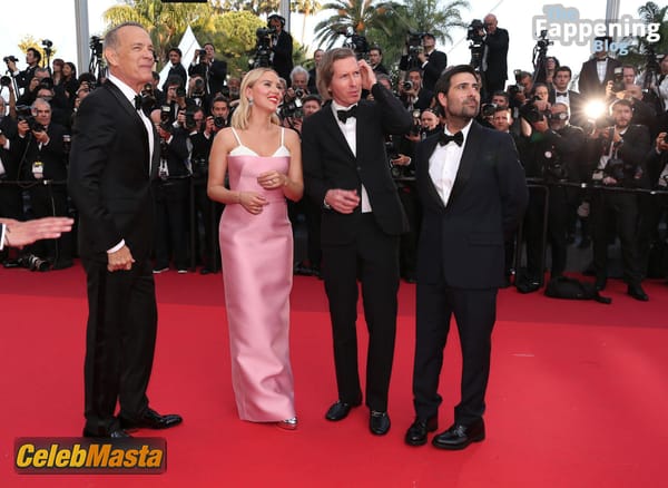 Scarlett Johansson Look at the Cannes Red Carpet photo 34