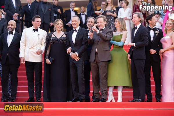 Scarlett Johansson Look at the Cannes Red Carpet photo 36