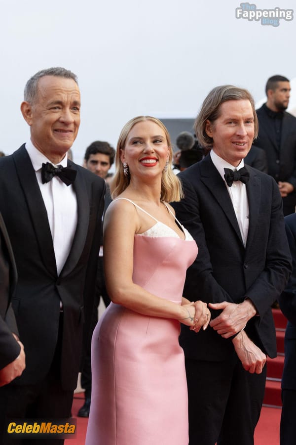 Scarlett Johansson Look at the Cannes Red Carpet photo 44