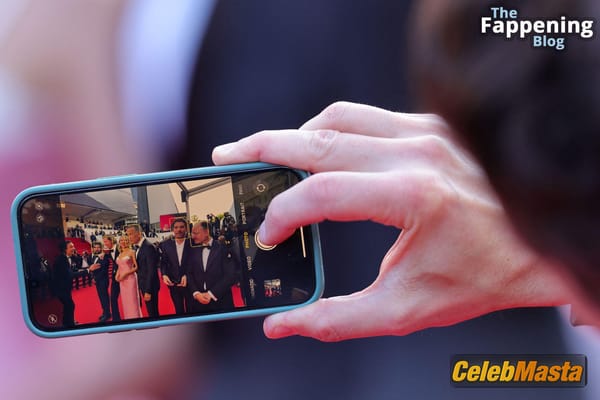 Scarlett Johansson Look at the Cannes Red Carpet photo 46
