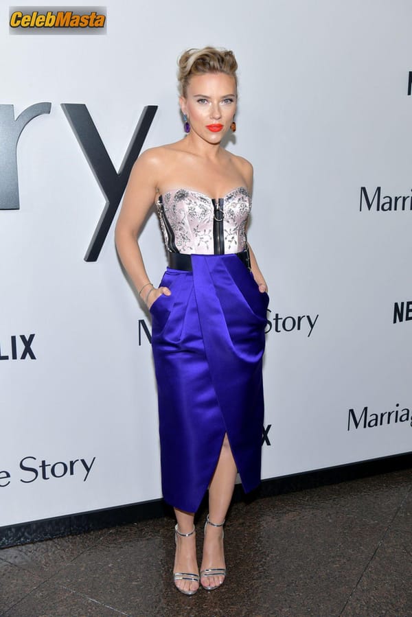 Scarlett Johansson at the Premiere of Netflix’s ‘Marriage Story’ at DGA in Los Angeles, California photo 27