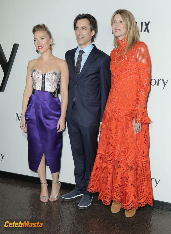 Scarlett Johansson at the Premiere of Netflix’s ‘Marriage Story’ at DGA in Los Angeles, California photo 57