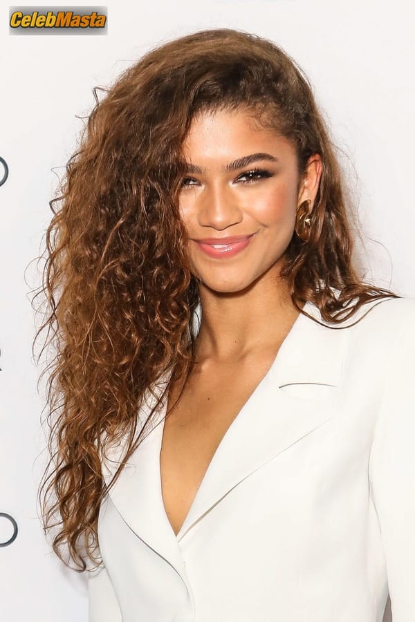 Zendaya in a White Dress at the GQ Men Of The Year Awards, Sydney (2019) photo 24