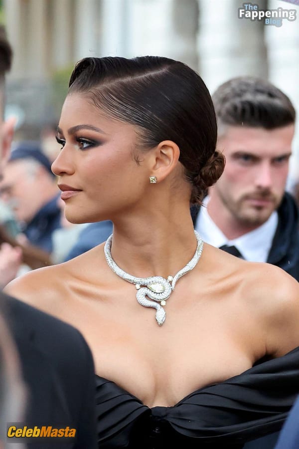Zendaya Cleavage at Bulgari’s Venetian Party photo 16