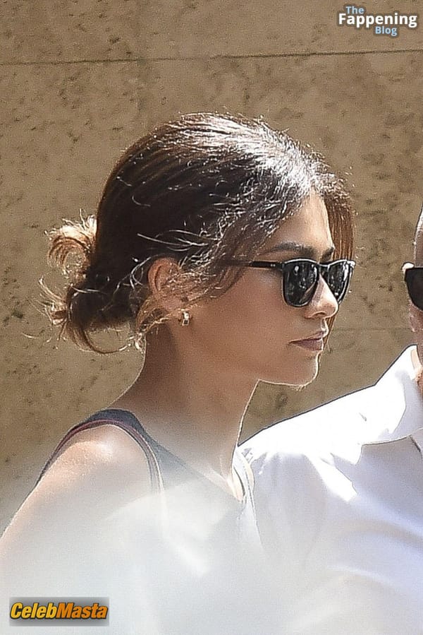 Zendaya’s Shopping Spree In Rome photo 10