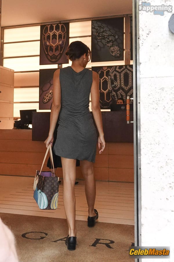 Zendaya’s Shopping Spree In Rome photo 11