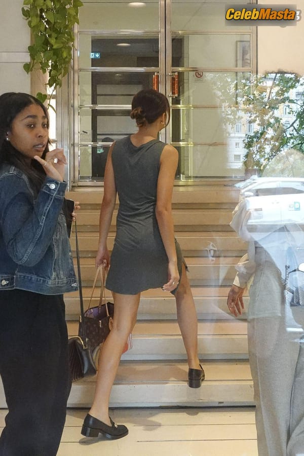 Zendaya’s Shopping Spree In Rome photo 17