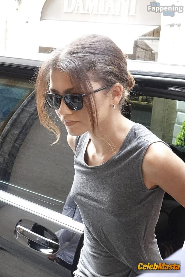 Zendaya’s Shopping Spree In Rome photo 22