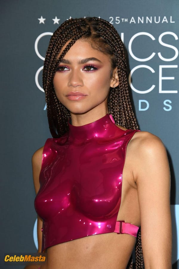 Zendaya Boob Cast at the 25th Annual Critics’ Choice Awards, Santa Monica photo 11