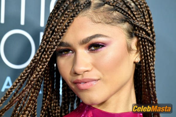 Zendaya Boob Cast at the 25th Annual Critics’ Choice Awards, Santa Monica photo 12