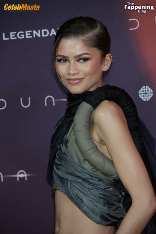Zendaya at the Dune: Part Two Photocall, Mexico City photo 20