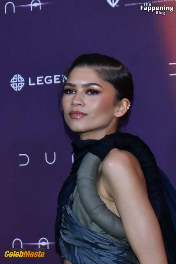 Zendaya at the Dune: Part Two Photocall, Mexico City photo 33